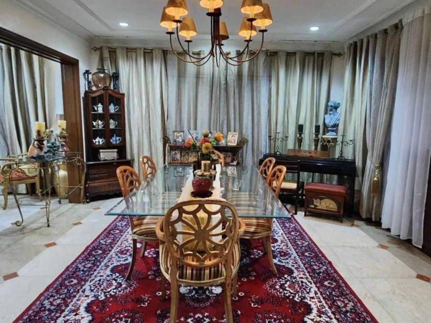 800 SQM. 5 Bedroom House with Swimming Pool For Sale at Multinational Village