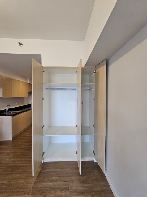 Clean Title RFO Studio Unit With Parking For Sale At The Travertine Portico Alveo Pasig