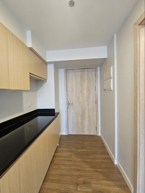 Clean Title RFO Studio Unit With Parking For Sale At The Travertine Portico Alveo Pasig