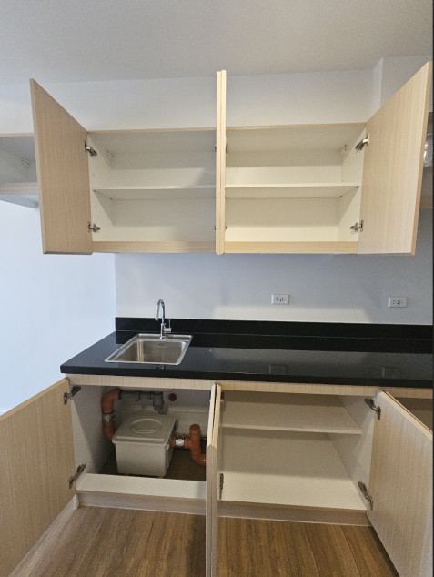 Clean Title RFO Studio Unit With Parking For Sale At The Travertine Portico Alveo Pasig