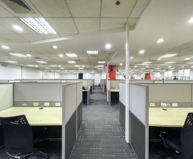 For Rent 900 SQM Office Space in One World Square Building, Taguig City