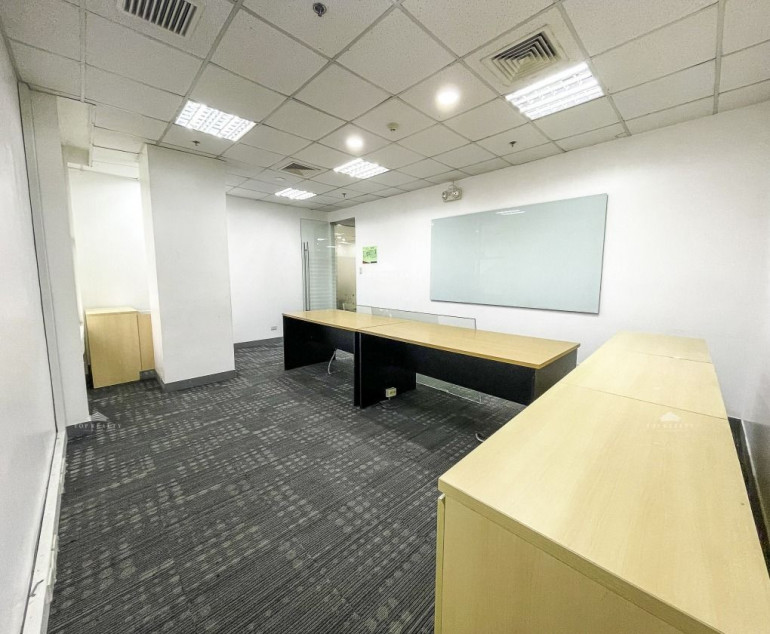 For Rent 900 SQM Office Space in One World Square Building, Taguig City