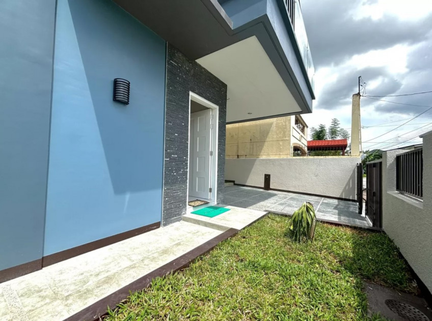 5-Bedroom House And Lot For Sale In The Grand Parkplace Village, Imus Cavite