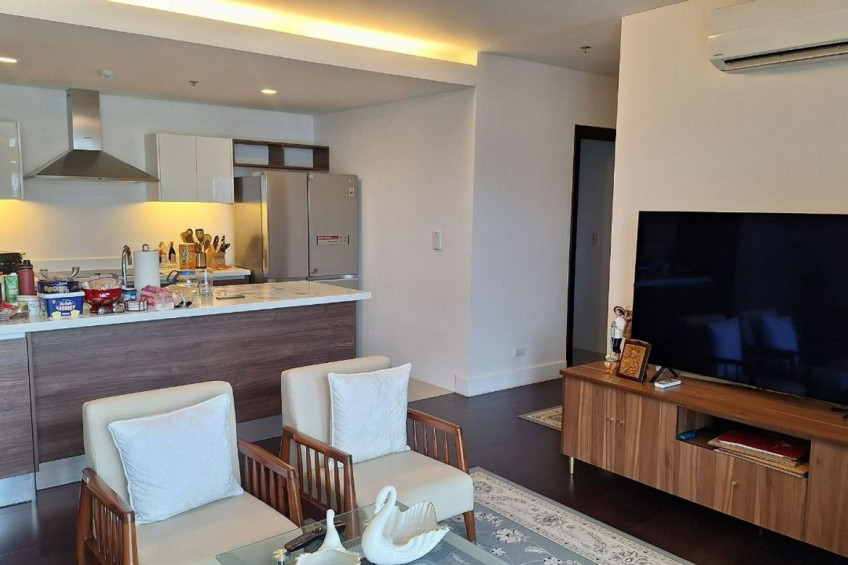 3 Bedroom Condo For Sale In Garden Towers, San Lorenzo, Metro Manila Near MRT-3 Ayala