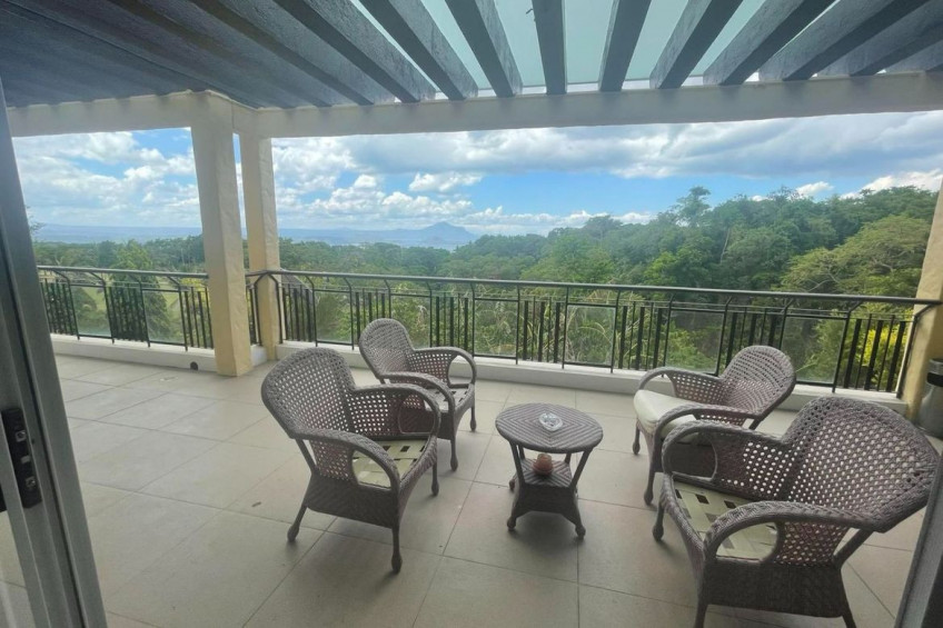 House For Sale In Tagaytay Highlands, Iruhin East, Cavite