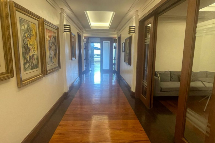 House For Sale In Tagaytay Highlands, Iruhin East, Cavite