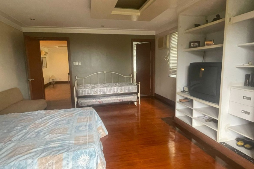 House For Sale In Tagaytay Highlands, Iruhin East, Cavite