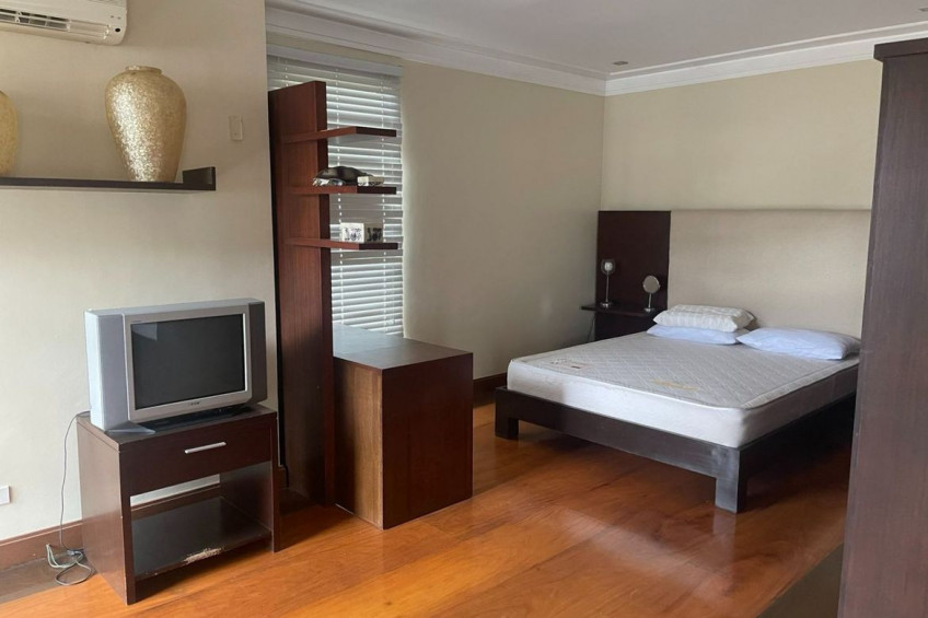 House For Sale In Tagaytay Highlands, Iruhin East, Cavite