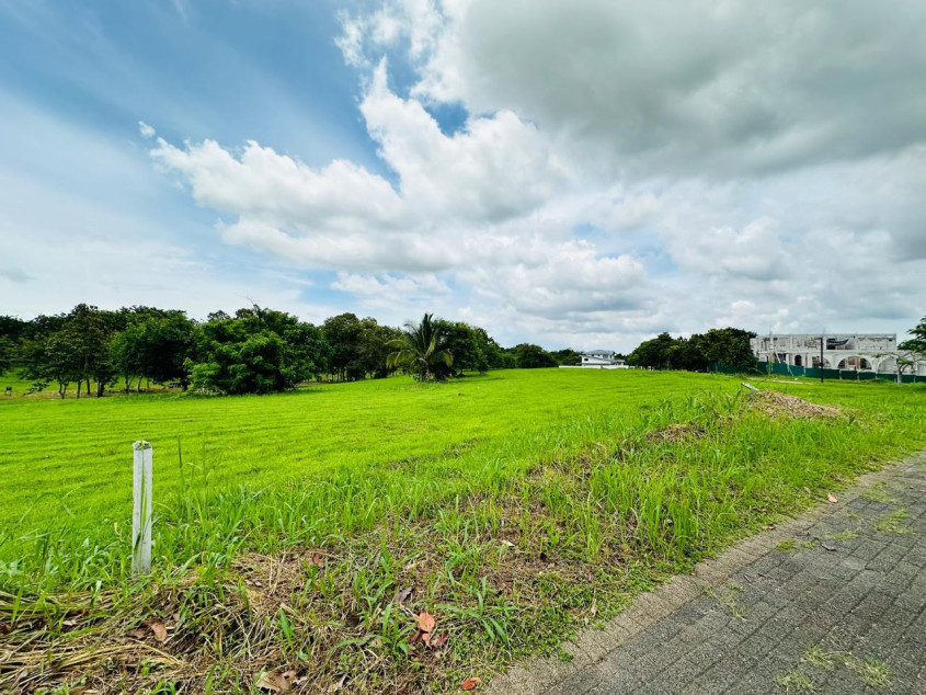 For Sale: Beautiful Residential Lot At Santierra, Nuvali