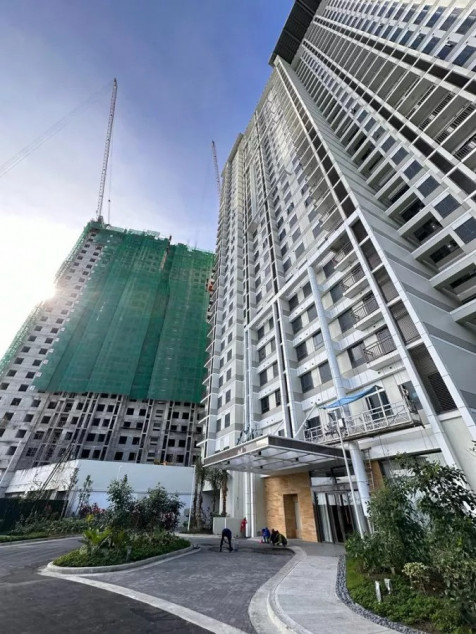 For Sale 3BR Unit At The Arton By Rockwell North