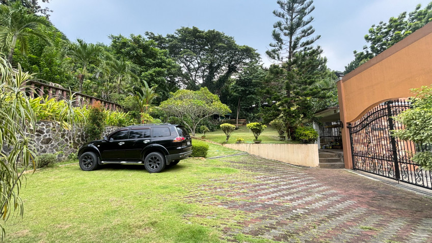 House And Lot For Sale In Victoria Valley Subdivision