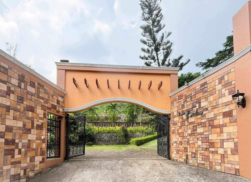 House And Lot For Sale In Victoria Valley Subdivision