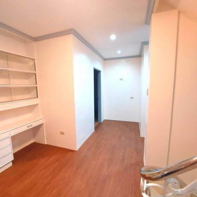 House And Lot For Sale In Vine Village Dasmariñas, Cavite