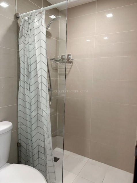 For Sale: Furnished Studio Unit  in The Viceroy, Mckinley Hill, Taguig