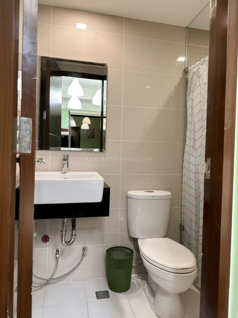 For Sale: Furnished Studio Unit  in The Viceroy, Mckinley Hill, Taguig
