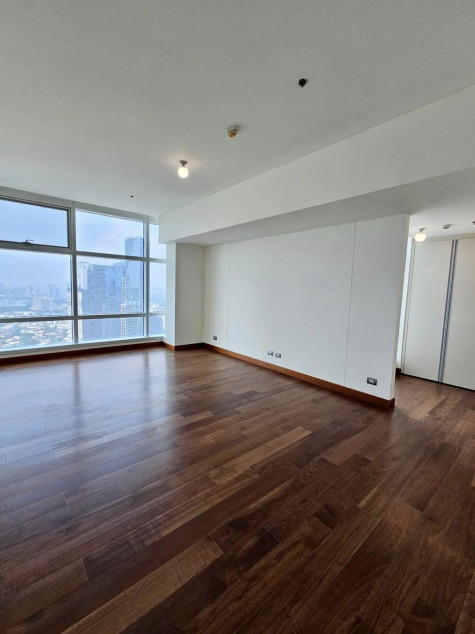 Two Roxas Triangle Makati Condo For Sale Penthouse 3 Bedroom Loft