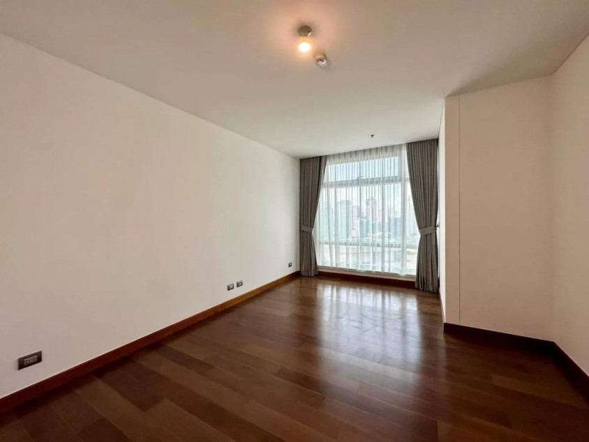 Brand New Two Roxas Triangle For Sale Condo 3 Bedroom A Series