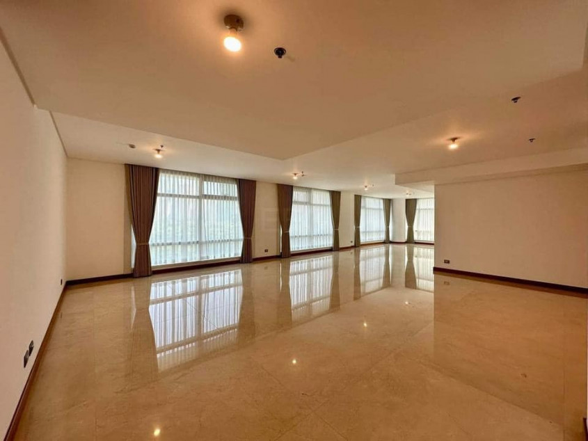 Brand New Two Roxas Triangle For Sale Condo 3 Bedroom A Series