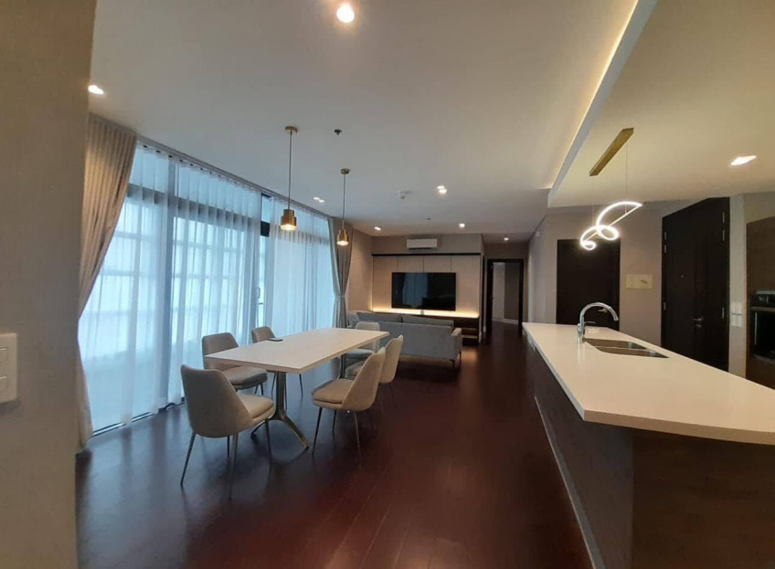 3 Bedroom Garden Tower Ayala Triangle Makati Condo For Rent