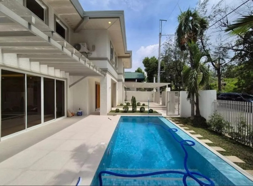 House For Sale with Pool Hillsborough Village Alabang Muntinlupa