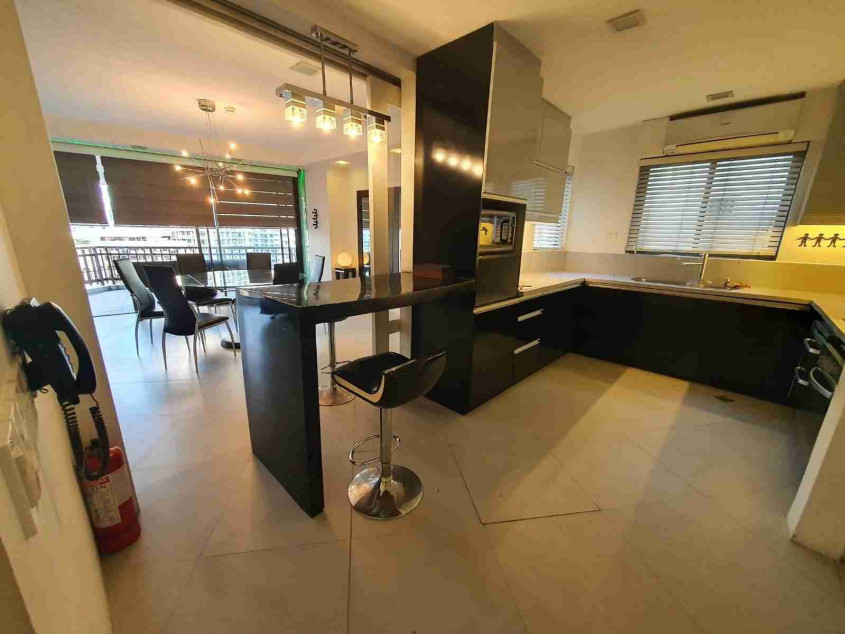 3 Bedroom Unit in LPL Mansion, Makati PP Code # 2254