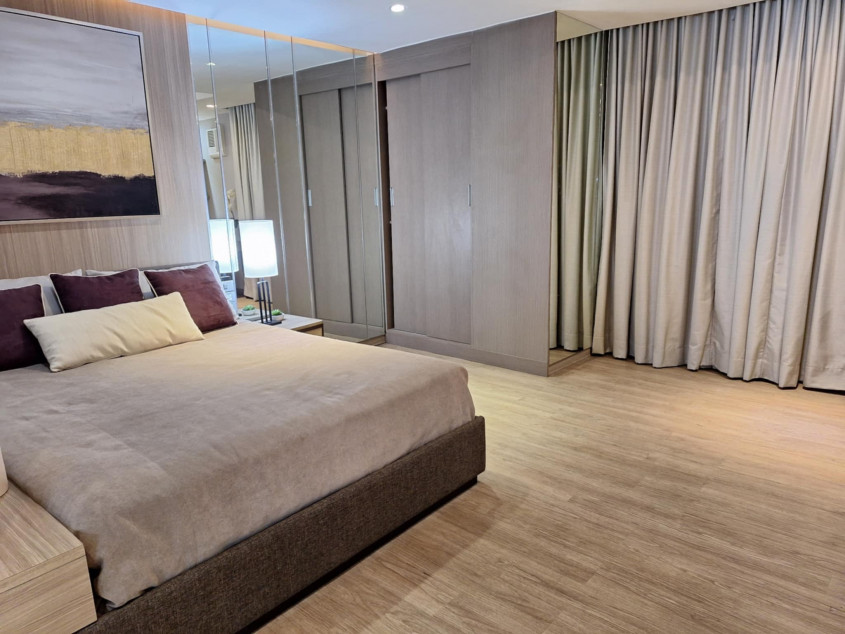 Invest For P 35k A Month For This Corner 1 Br Unit For Sale In Between Mandaue & Cebu City