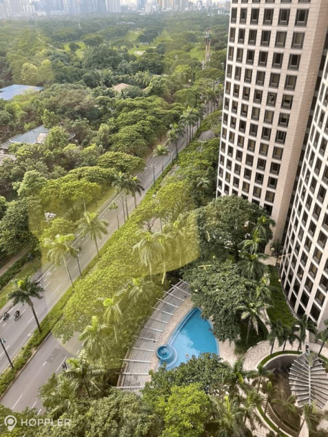 3-Bedroom Condo For Sale in Essensa, BGC, Taguig