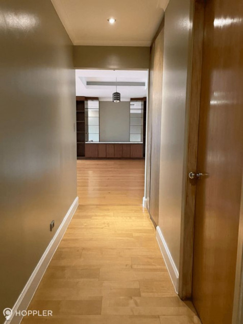 3-Bedroom Condo For Sale in Essensa, BGC, Taguig