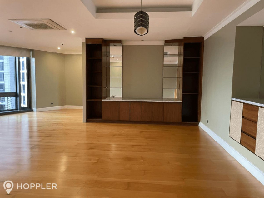 3-Bedroom Condo For Sale in Essensa, BGC, Taguig