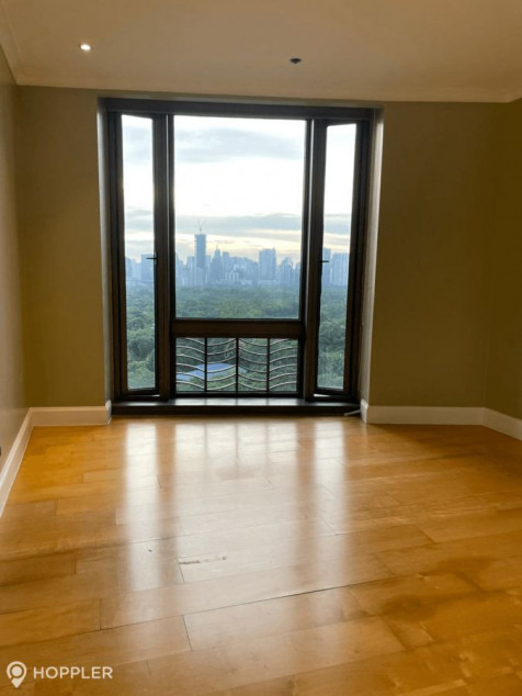 3-Bedroom Condo For Sale in Essensa, BGC, Taguig