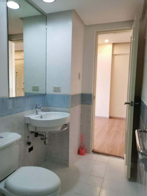 For Sale: 1-Bedroom Condo In Eastwood City – With Parking!