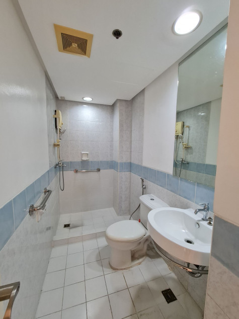 For Sale: 1-Bedroom Condo In Eastwood City – With Parking!