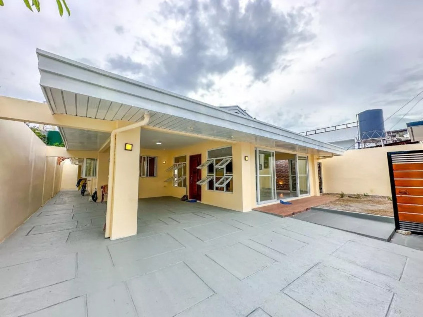 Remodeled Spacious Bungalow House In BF Homes Paranaque