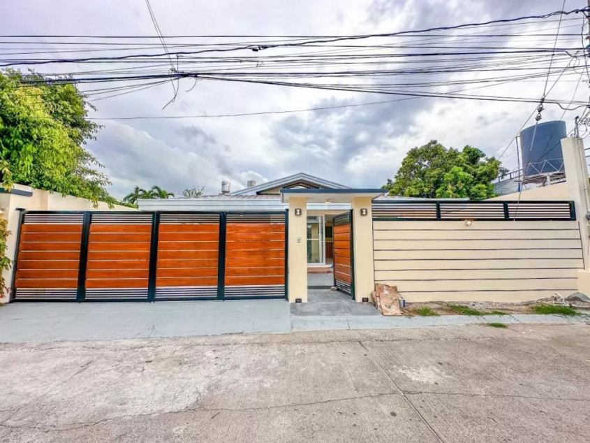 Remodeled Spacious Bungalow House In BF Homes Paranaque