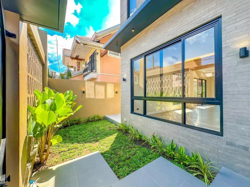 Elegant Brand New Single Detached House In BF Homes Paranaque City With Pool