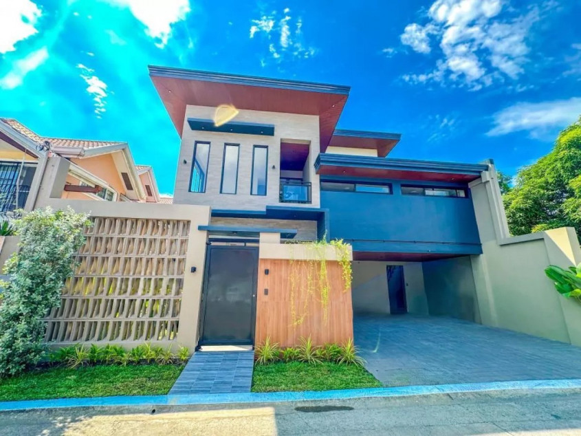 Elegant Brand New Single Detached House In BF Homes Paranaque City With Pool
