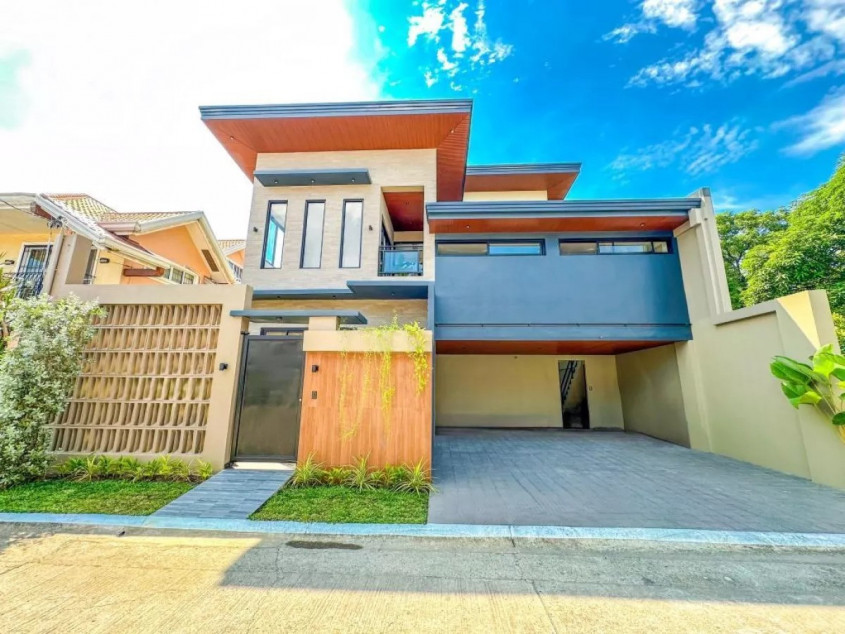 Elegant Brand New Single Detached House In BF Homes Paranaque City With Pool
