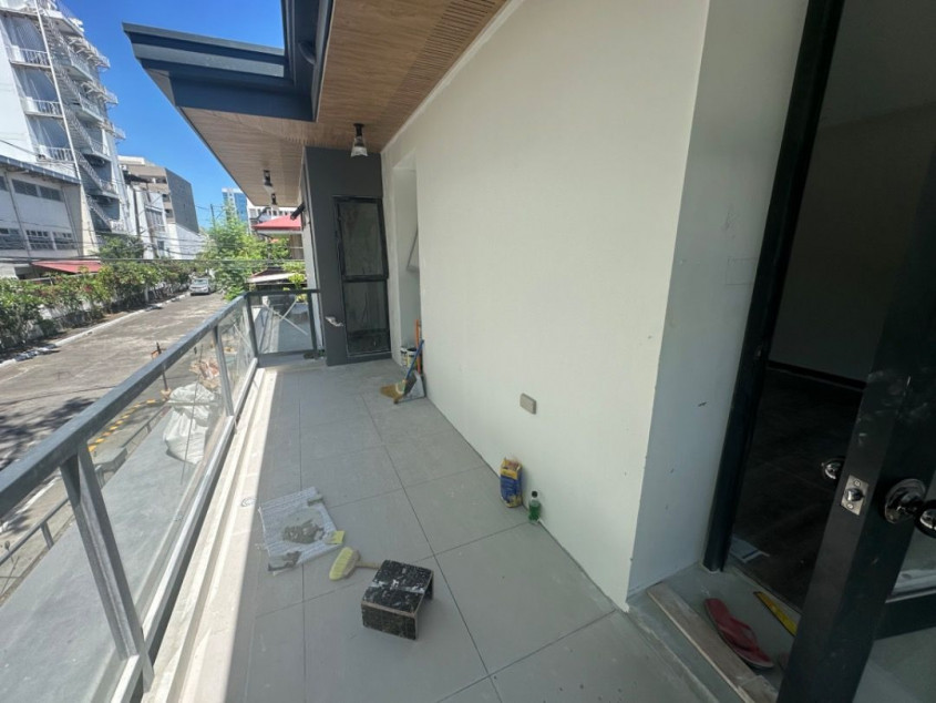 House and Lot for Sale in Tierra Nueva Village