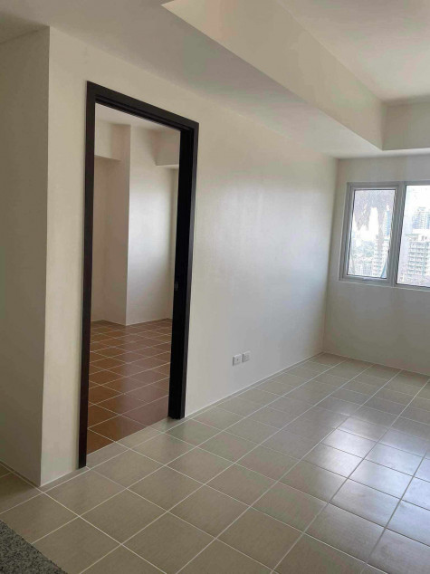 1 Bedroom For Sale RFO Rent to Own Pioneer Woodlands in Boni Avenue, Mandaluyong