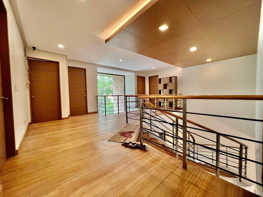 Renovated And Furnished Home In Loyola Grand Villas