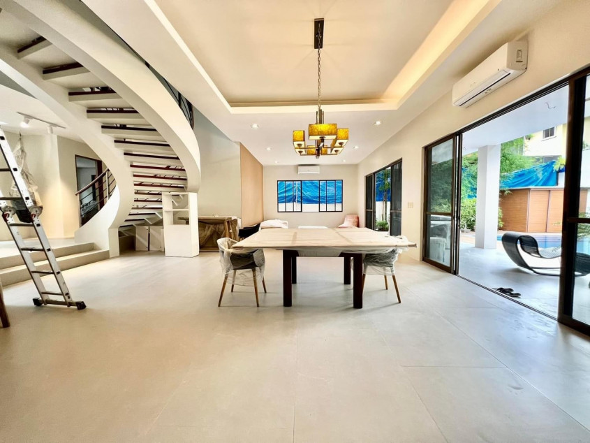 Renovated And Furnished Home In Loyola Grand Villas