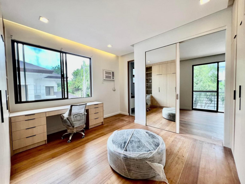 Renovated And Furnished Home In Loyola Grand Villas