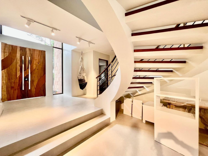 Renovated And Furnished Home In Loyola Grand Villas