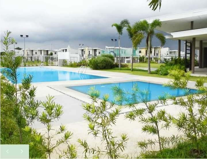 Twin Pod Attached Ready For Occupancy Near Mexico Exit And Sindalan For Sale!