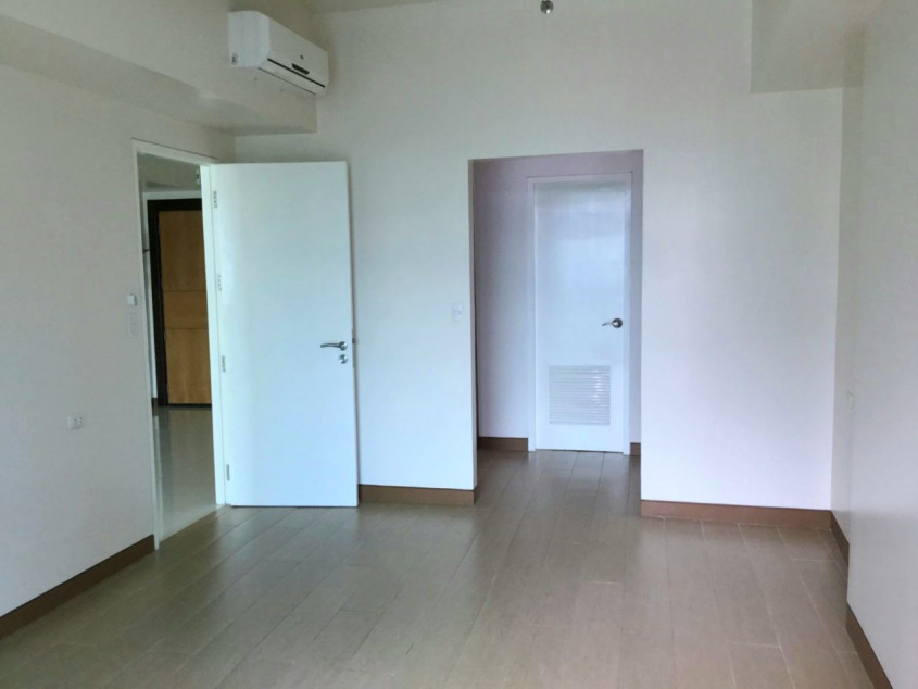 2-Bedroom Condo For Sale At 8 Forbes Town Road, BGC, Taguig