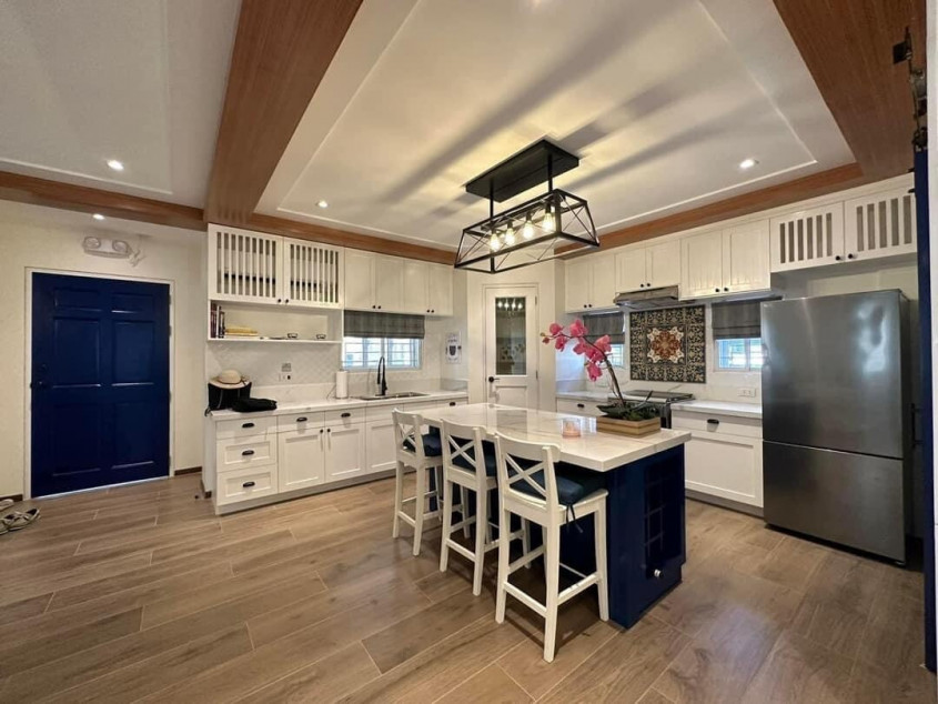 4 Bedroom House For Sale, Pulu Amsic Subdivision, Brgy. Amsic, Angeles Pampanga