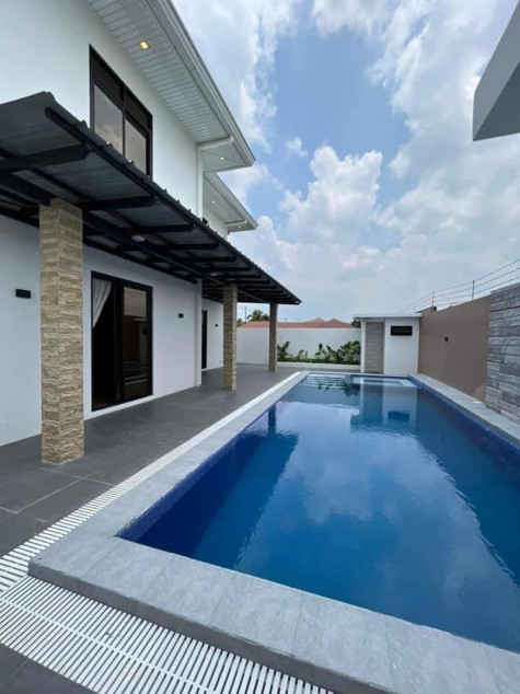 5 Bedroom House For Sale, Pulu Amsic Subd, Brgy. Amsic, Angeles City, Pampanga