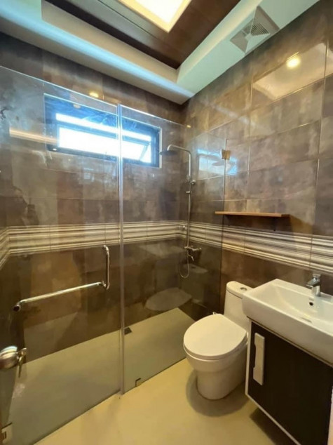 5 Bedroom House For Sale, Pulu Amsic Subd, Brgy. Amsic, Angeles City, Pampanga