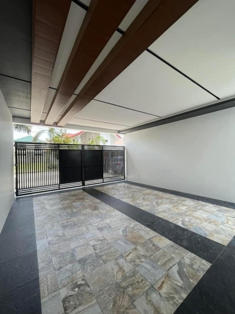 5 Bedroom House For Sale, Pulu Amsic Subd, Brgy. Amsic, Angeles City, Pampanga