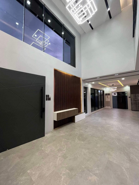 5-bedroom House For Sale, Clark Manor Subd, Brgy. Duquit, Mabalacat, Pampanga